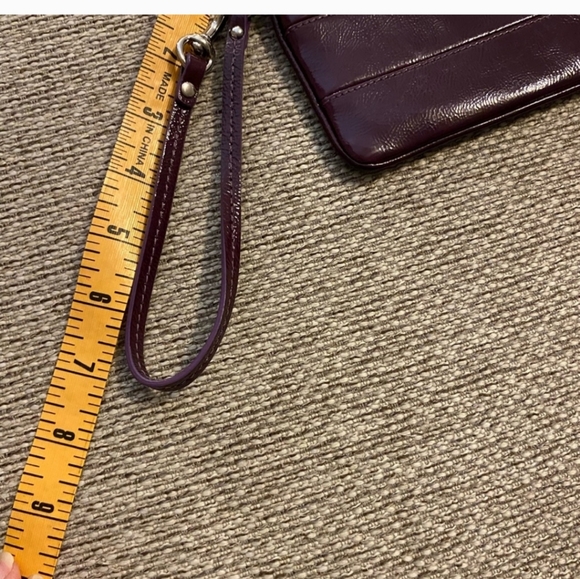 Beautiful burgundy patent leather Coach wristlet 6“ x 4“, no callouts - Picture 6 of 8